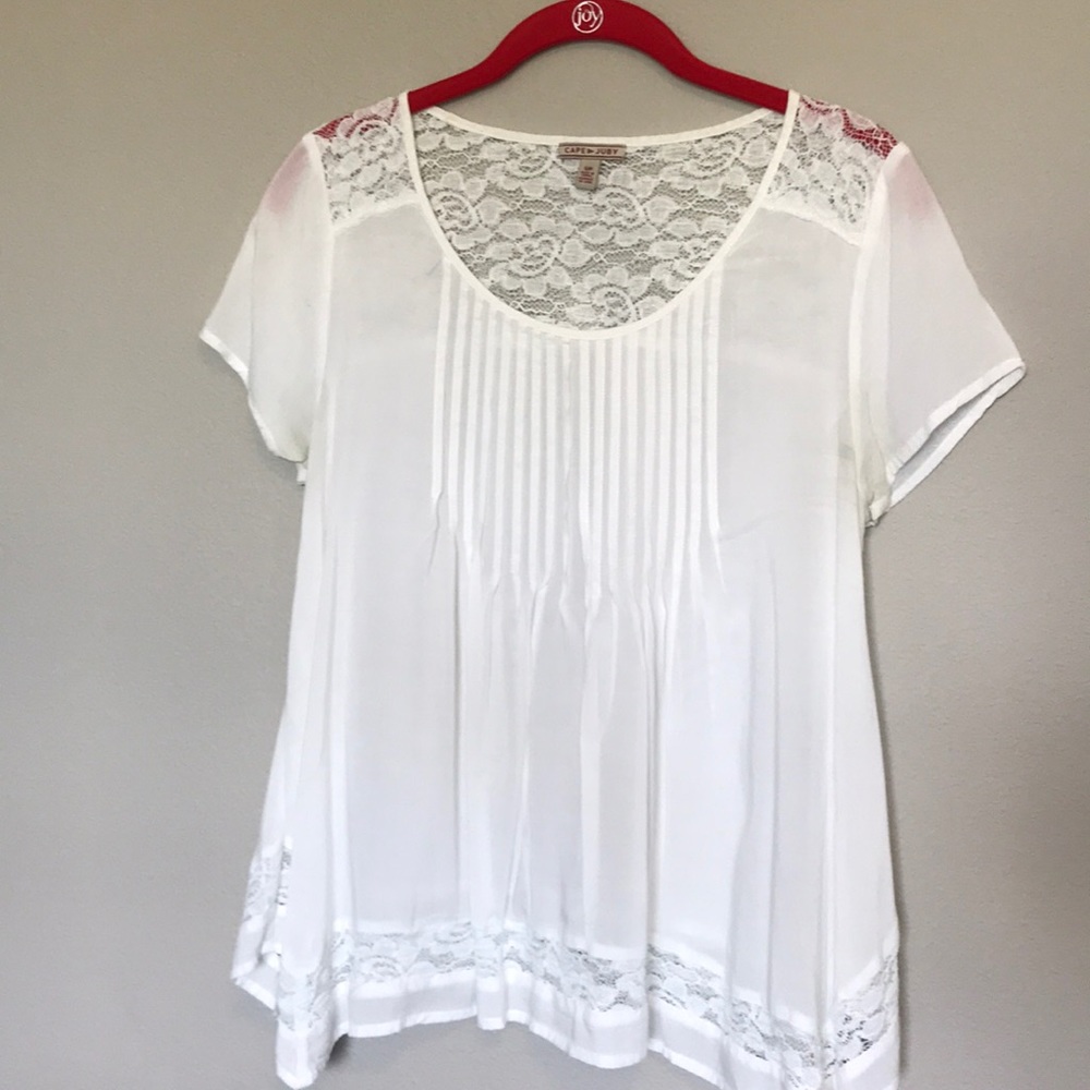 White short sleeve shirt